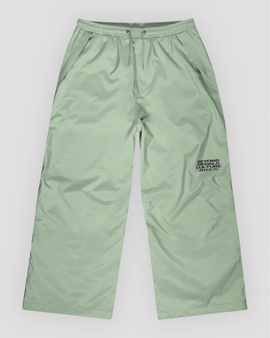 Beyond Medals Park Pant Green